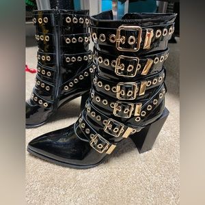 size 10 black & gold boots